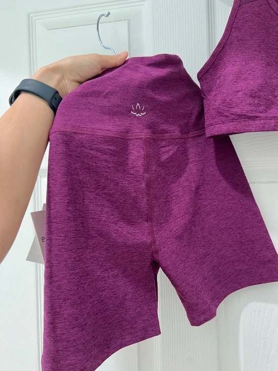 New M SET Beyond Yoga  Deep Berry Sports Bra and Shorts Set - Picture 11 of 11